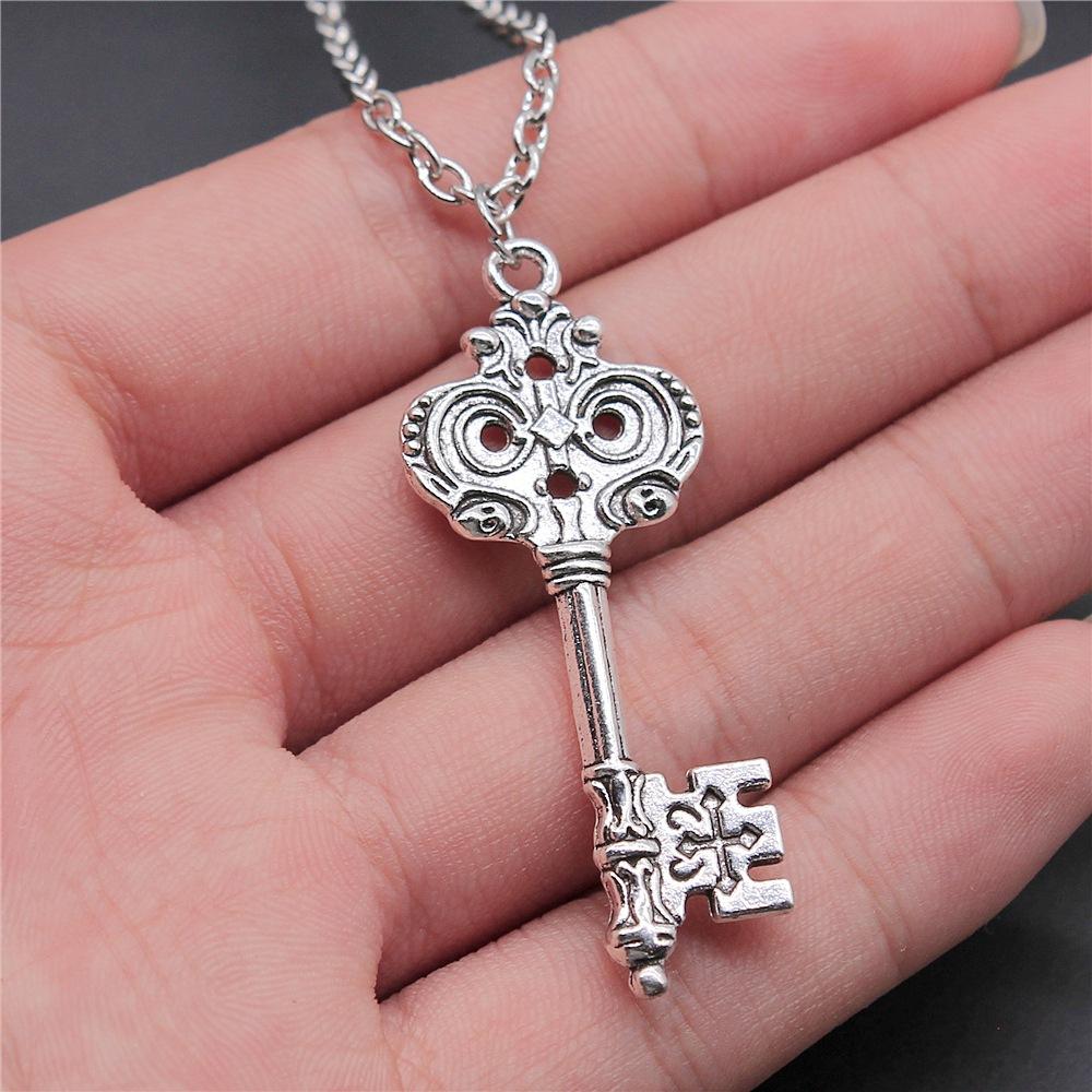 Vintage Big Key Pendant Long Chain Necklace For Women Girl Birthday Gift Enter University Gift Costume Jewellery Necklace