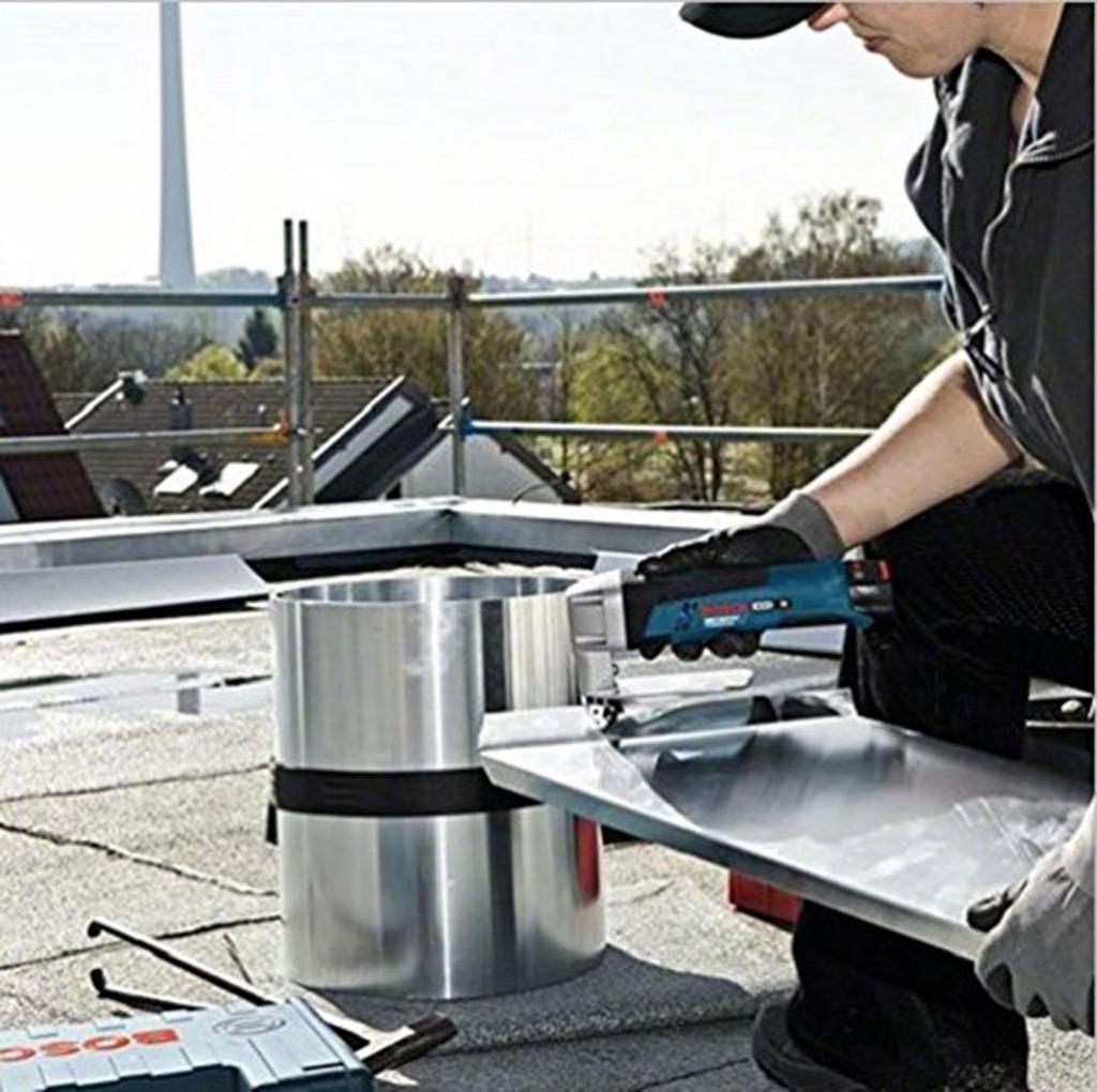 Bosch Professional Akumulátorový Share přenosný kufr 10.8V (1 2,0 Ah, nabíječka, součástí balení) GSC10.8V-LIN2