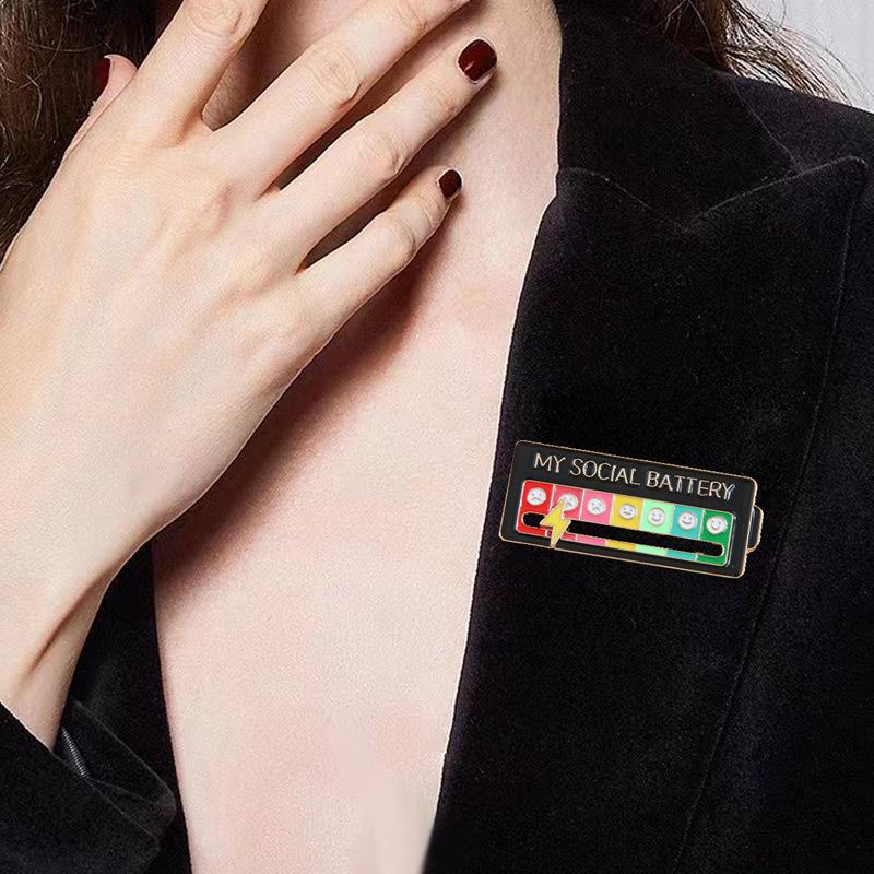 Creative Social Battery Brooch - Interactive Sliding Emotion Management Pin Badge for Men Women
