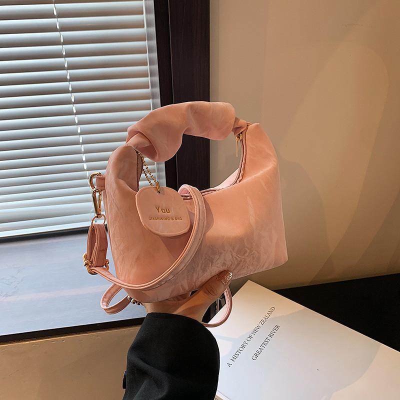 

Chic Street Style Pillow Bag Medium Size Pu Leather 2024 Womens Handbag With Zipper рожевий