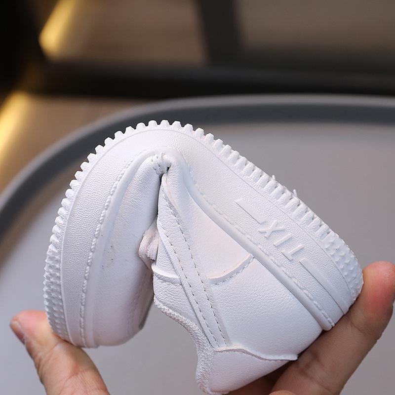 Spring and Autumn Ultra-light Boys and Girls All-match Solid Soft Bottom Non-slip Sports Shoes