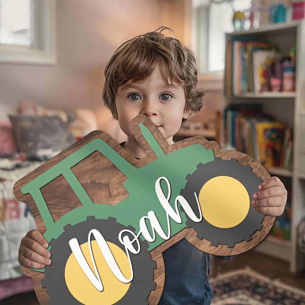 Customized wooden tractor logo, personalized name "Noah" - green and brown farm decoration, suitable for children's rooms or pla
