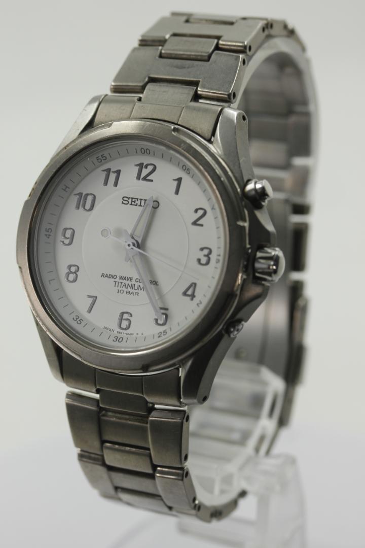 

[Б/У] SEIKO 5B21-0AB0 Радиоуправляемые часы, Титан, Водонепроницаемость 10 АТМ, Батарея заменена