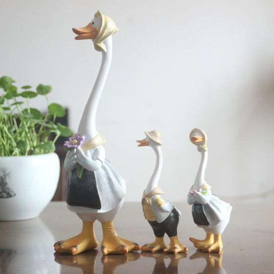 Exquisite Resin Durable Vivid Cute Animal Duck Statue Duck Sculpture