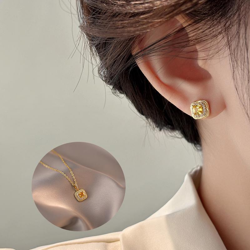 New  Exquisite Square Sugar Zircon Charm Women's Earrings Daily Wear Collection Jewelry 2025