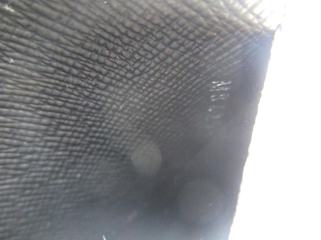 Autentyczny LOUIS VUITTON Taiga Czarna Skóra Portfel Bifold na Banknoty #a938 Odnowiony