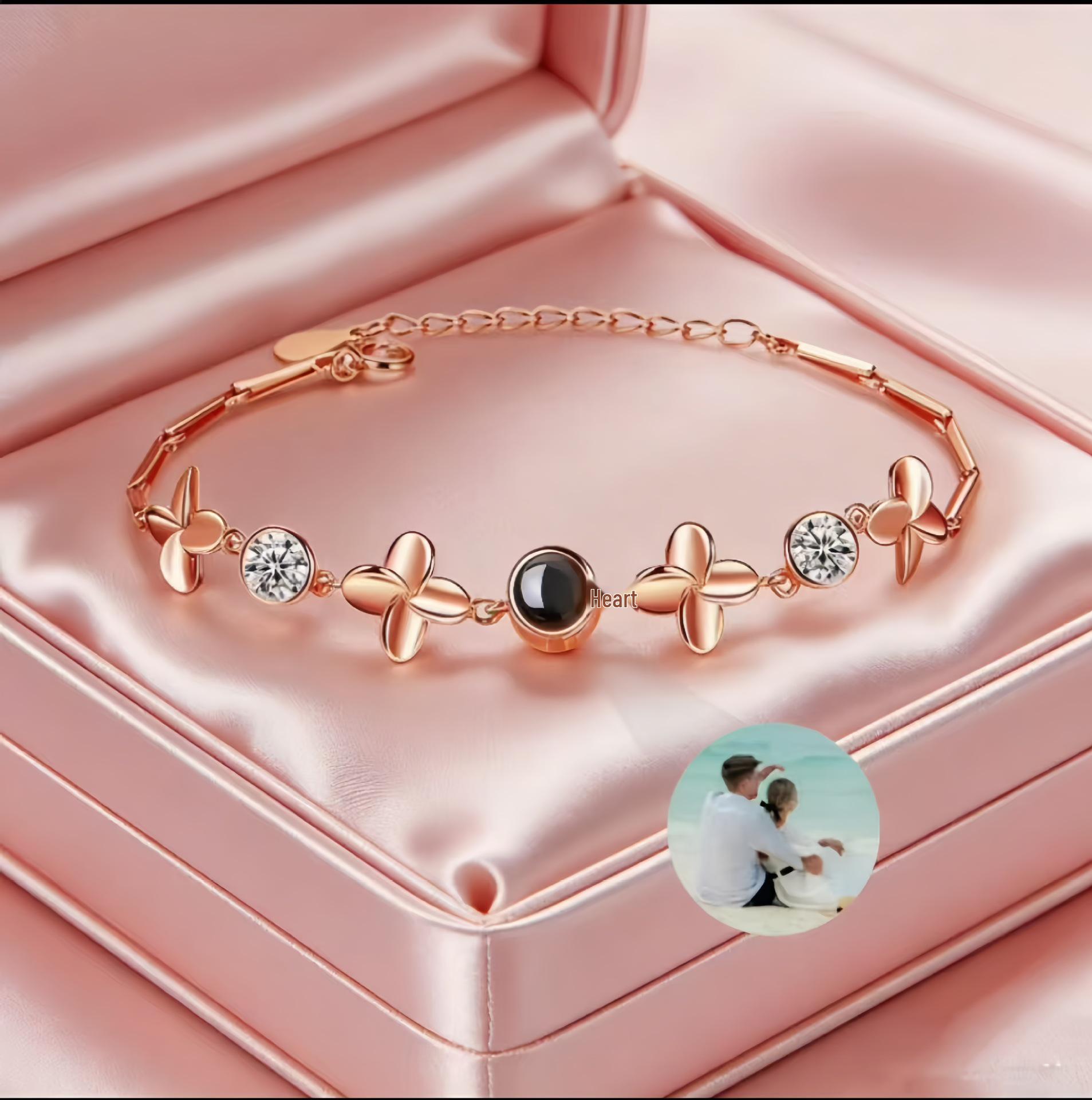 Korean Style Four-Leaf Clover I Love You Projection Bracelet for Women