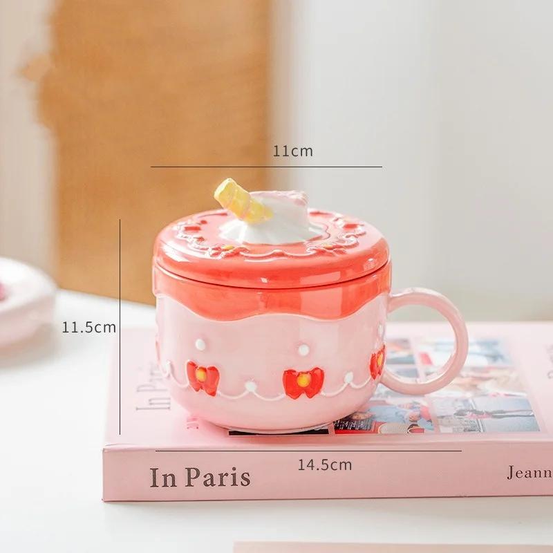 430ml Keramický hrnek na kávu Kreativní Roztomilý Vystouplý vzor dortu Šálek na vodu Velký objem s víčkem Domov Kancelář Hrnky na džus Dárek