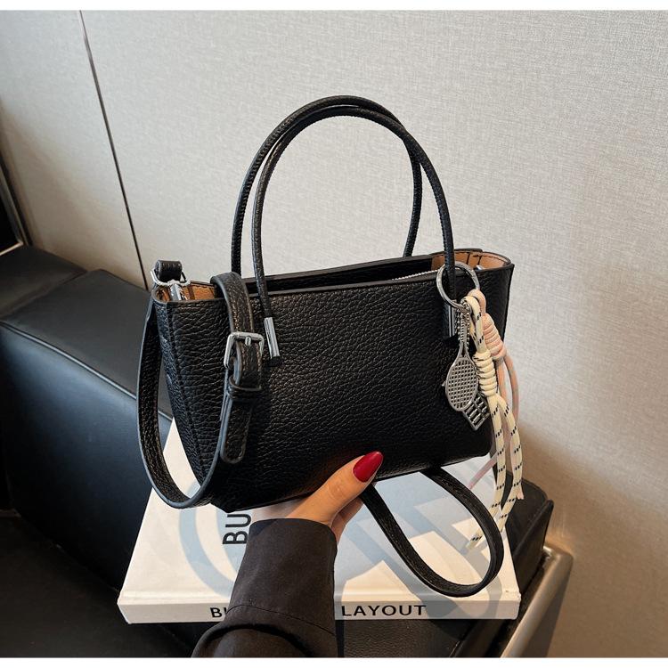 

Summer small bag women s versatile new fashion shoulder messenger bag popular bucket bag чорний