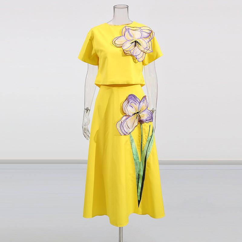 

French Temperament Elegant Two-piece Women s Three-dimensional Flower Short-sleeved Top + High-waisted A-line Long Skirt Set M жёлтый