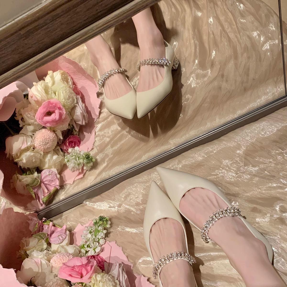 

Sheepskin version~ Elegant pointed sparkling diamond with versatile leopard print, beautiful small thick heel single shoes, women s spring 40