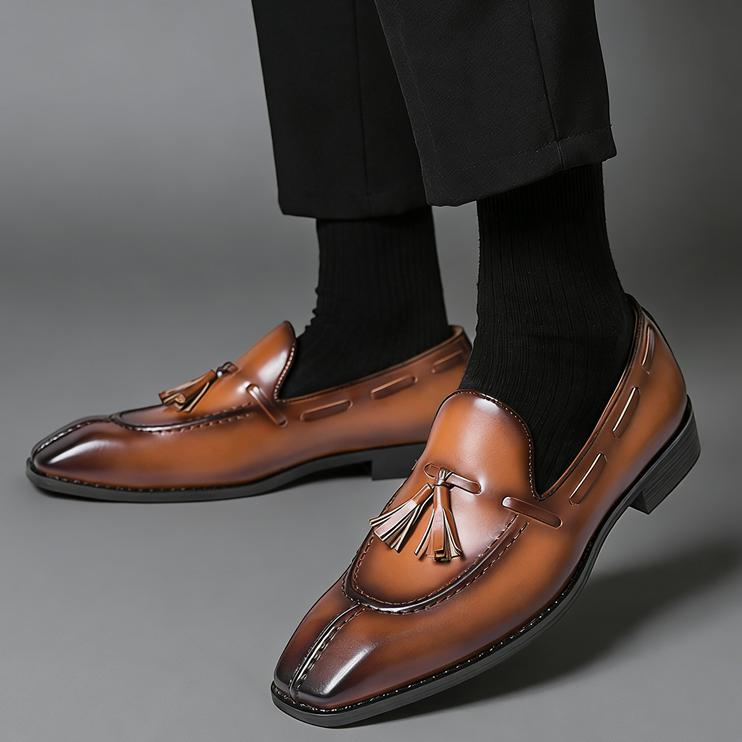 Britain New Gentleman Tassel Splice Patent Leather Casual Shoes for Men Brand Fashion Formal Wedding Dress Homecoming Footwear