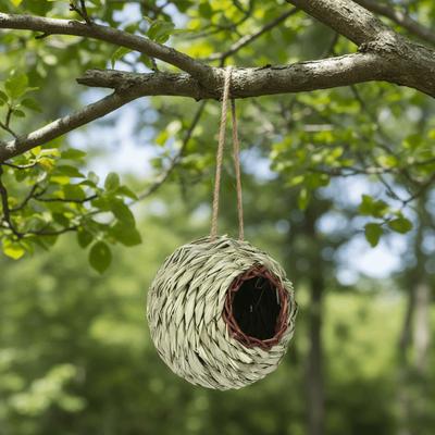 Handcrafted Weaved Hanging Parrot Hummingbird Nest Home Decoration Cold Weather Hanging Bird House Bird Hut Gardening