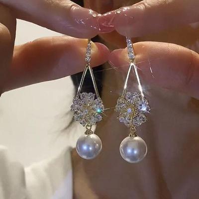 Flower Pearl Fringed Ear Hook French Super Flash Exquisite Earrings Light Luxury High-end Temperament Showing Face Thin Earrings