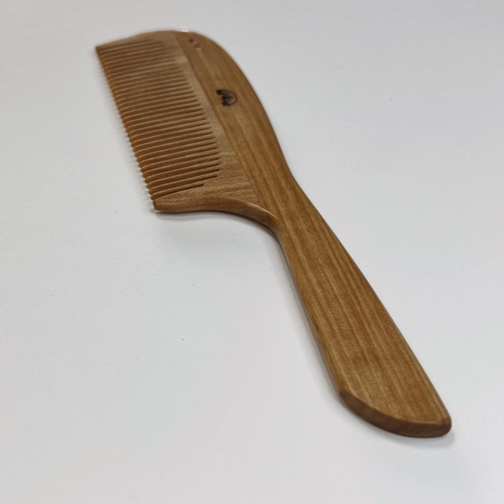 Minebari Comb with Handle Made by a Boxwood Comb Craftsman Has a handle for easy combing - - (Small/Normal Teeth)