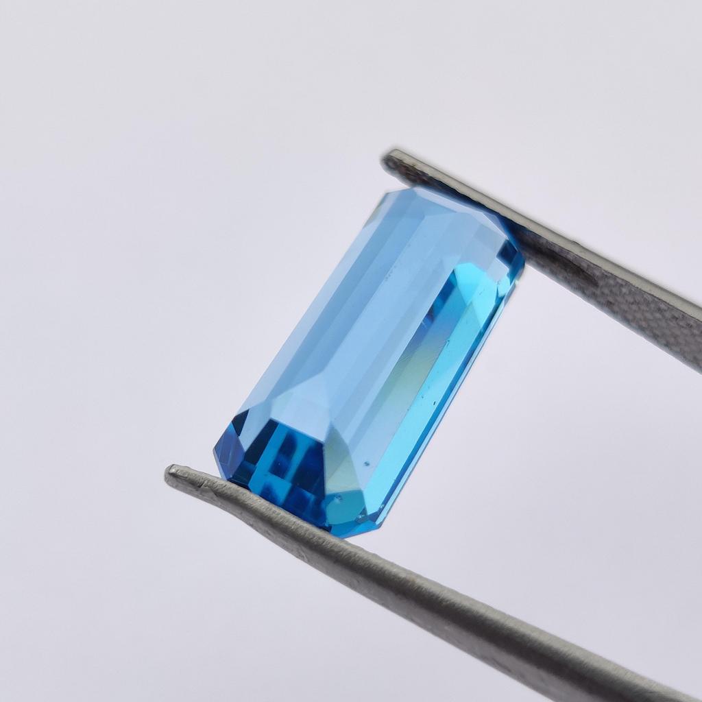 Aquamarine Santa Maria Shade Glass Stone, Baguettes Shape Stone, 13.80 Carat, 20x8x7 MM Size Stone.