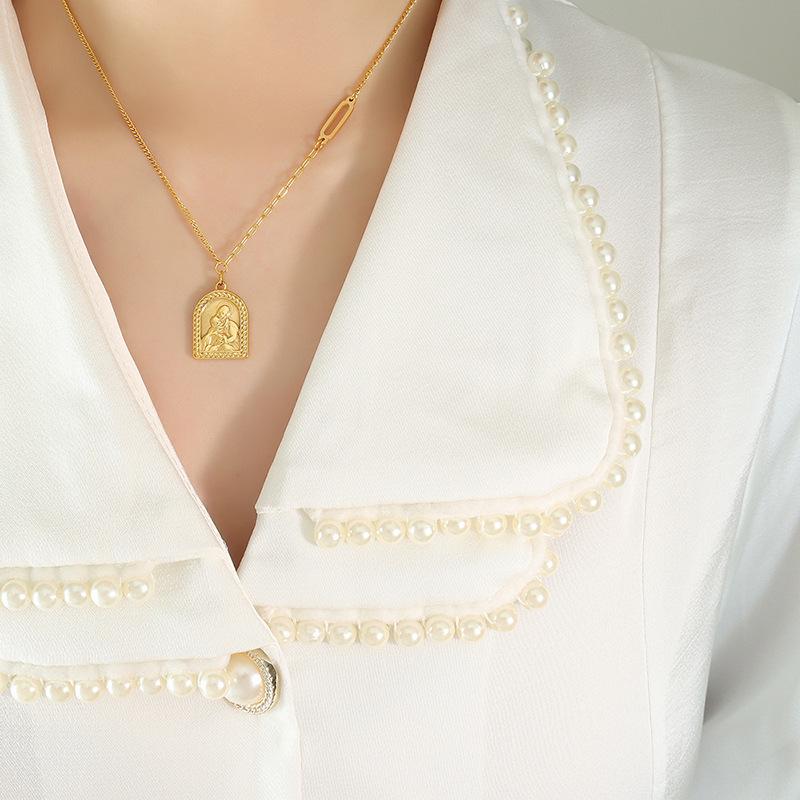 Gold-Plated Titanium Steel Portrait Pendant Necklace with Embossed Edge