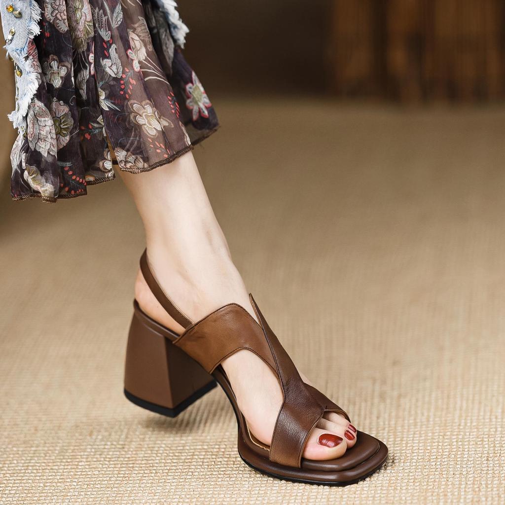 Women's Retro Brown Chunky Heel Sandals - Open-Toe, Single Strap, Comfortable High Heels