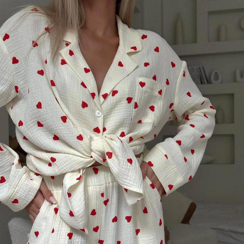 Baumwolle Pyjamas mit Liebesdruck für Damen, einreihig, mit Tasche, Neu in der Damennachtwäsche 2025, Frühling/Herbst, Revers, lange Ärmel, Damenkleidung
