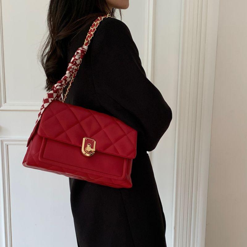 

Red Fancy Daily Wedding Gift Underarm Bag Red