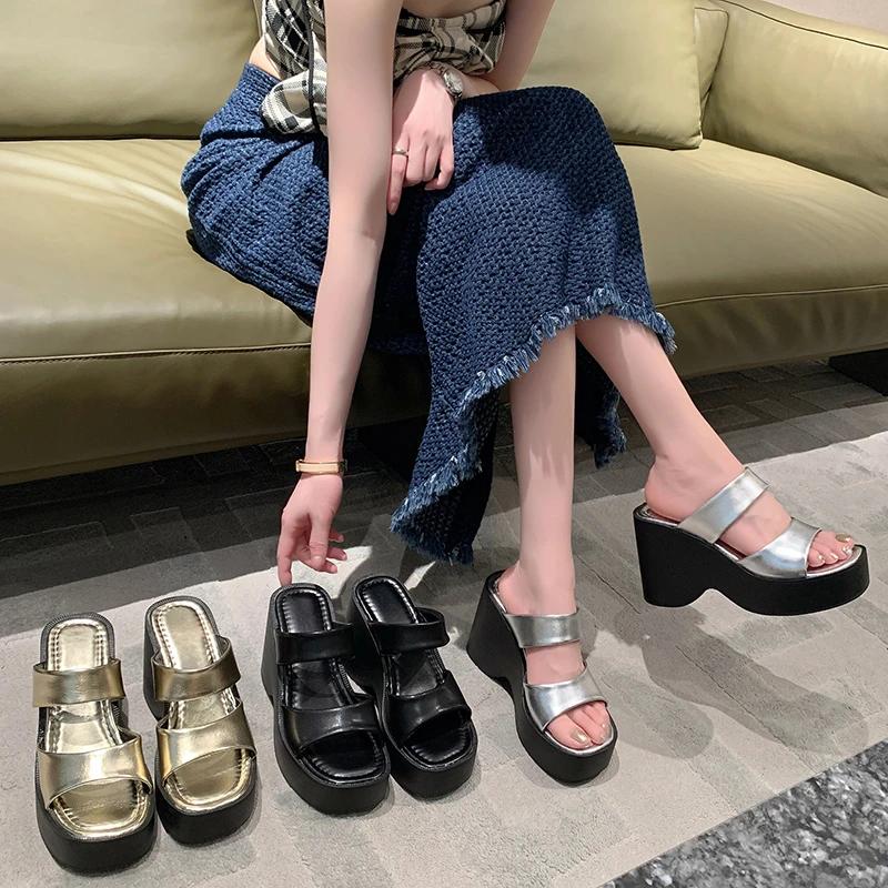 Sandalias de Mujer Versátiles de Cuña Super Altas de Moda PU Sólido para Aumentar la Altura Zapatos de Punta Abierta de Una Correa Venta Caliente 2024 Zapatos para Mujer