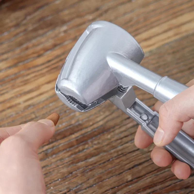 Silver Metal Walnut Clip Multifunctional Household Nutcracker Shelling Tool Non-slip Grip Walnut Chestnut Hazelnut Opener