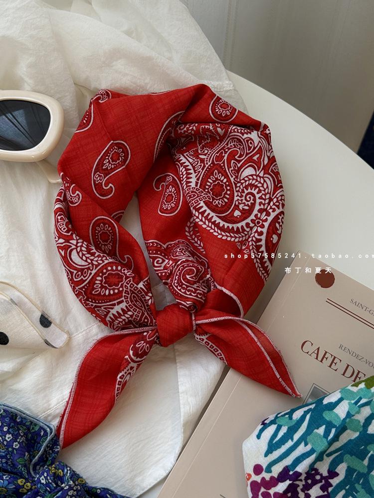 Quadratischer Schal aus Baumwolle und Leinen mit floralem Tupfenmuster - Retro & frisches Kopftuch