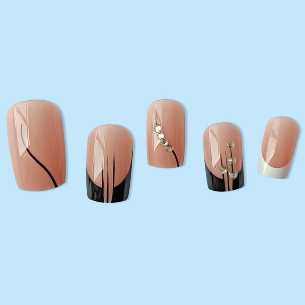 24 Reusable Artificial Fake Nail Set | Lightweight & Long Lasting| Quick Fix For Festivals & Special Occasions (Z644)