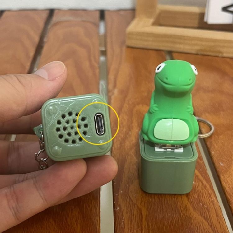 USB Wiederaufladbarer Interaktiver Eidechsen-Schlüsselanhänger Leucht- und Soundfunktion Robustes ABS-Material Camping Nachtzubehör