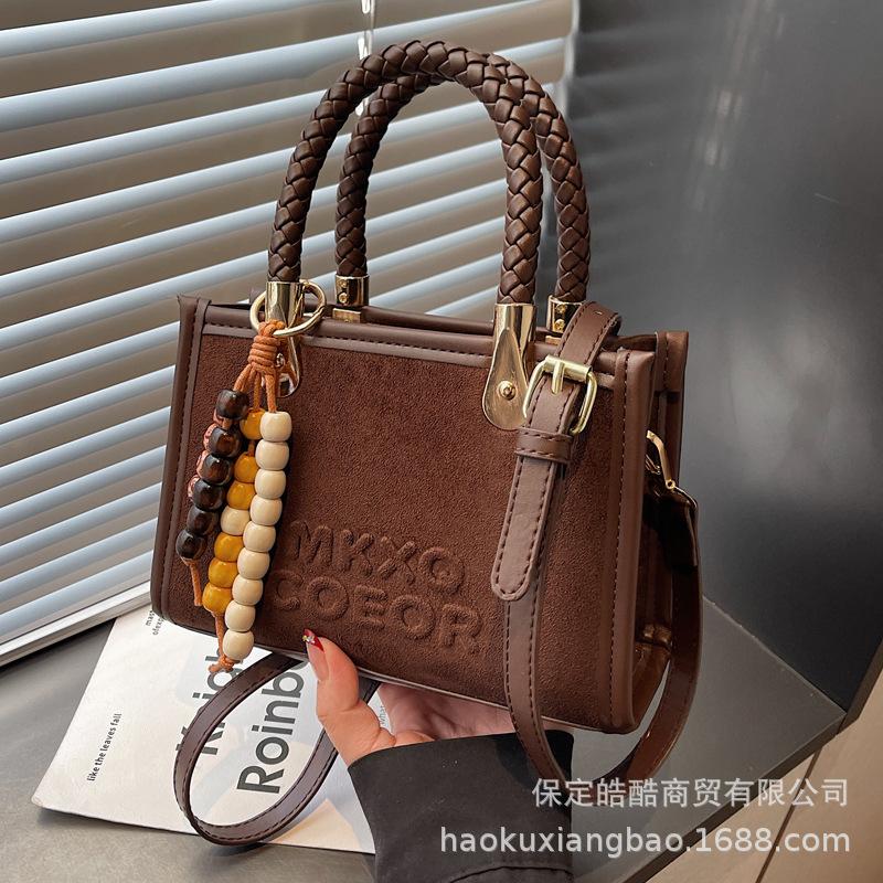 Handbag bag women's 2025 new autumn and winter fashion high-end sense retro commuter women's bag shoulder messenger small square bag