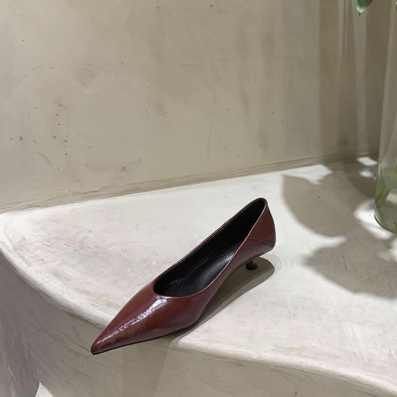 

2025 Новые женские туфли-лодочки с острым носком, туфли на каблуке-рюмочке, модельные туфли серебристого цвета, офисные туфли для работы для женщин, черные, весна-осень 39 красный