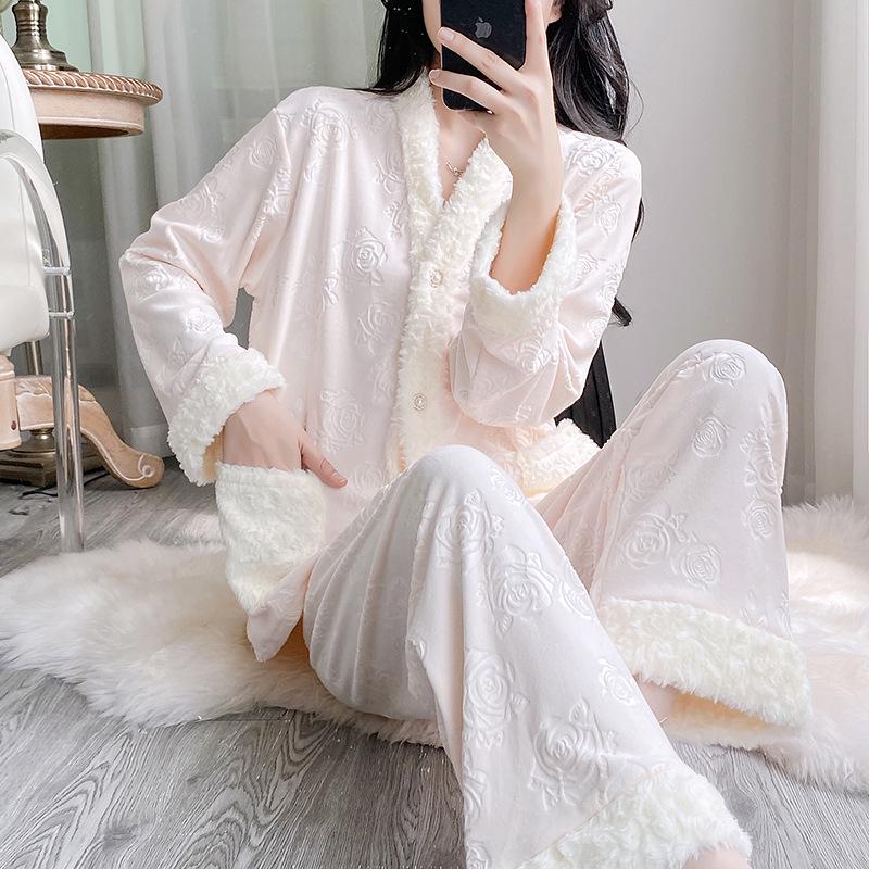 

2025 Женская высококачественная велюровая пижама: Длинный рукав, Толстый двусторонний флис, Осень/Зима, Маленький ароматный стиль. XL