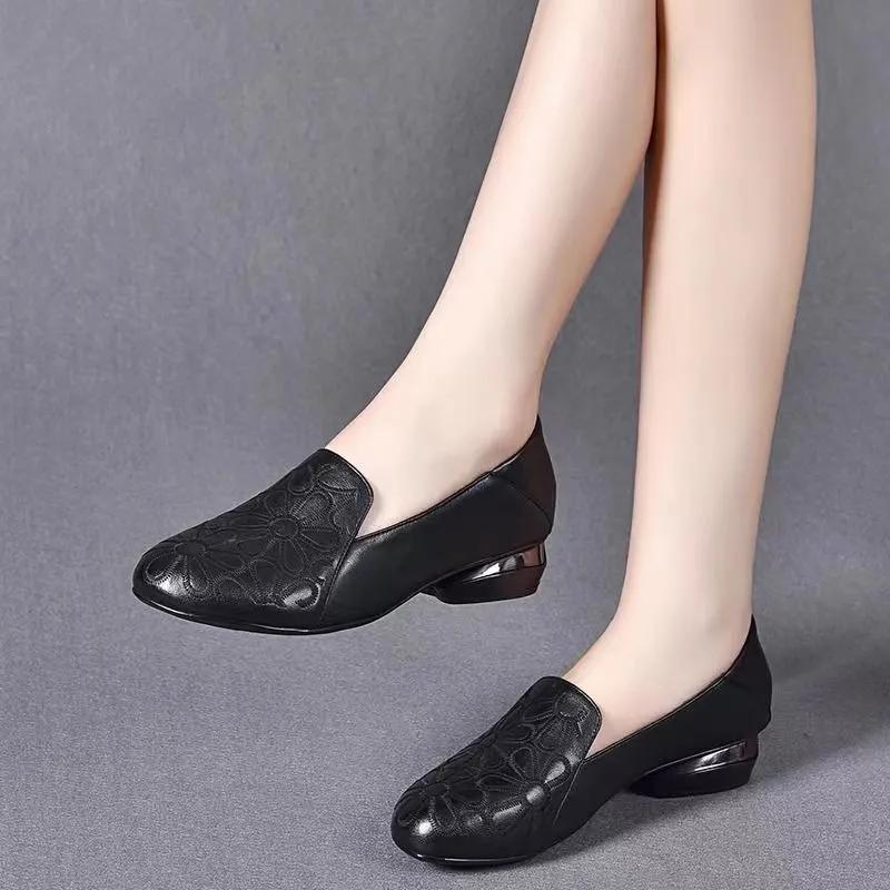 women cute round toe black light weight floral pattern spring silp on square heel shoes lady casual brown shoes ab497