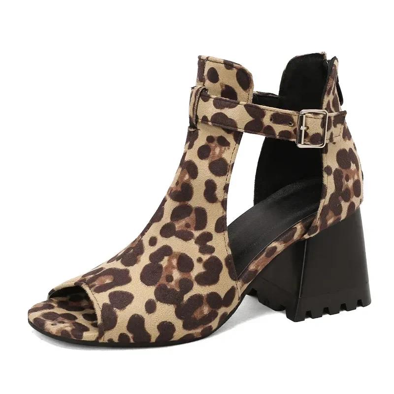 

Модные женские гладиаторские сандалии на высоком толстом каблуке, из синего денима, красной леопардовой замши, летние, для вечеринок, женские, с открытым носком, на ремешке с пряжкой, Т-образные, на молнии. 40 леопардовый