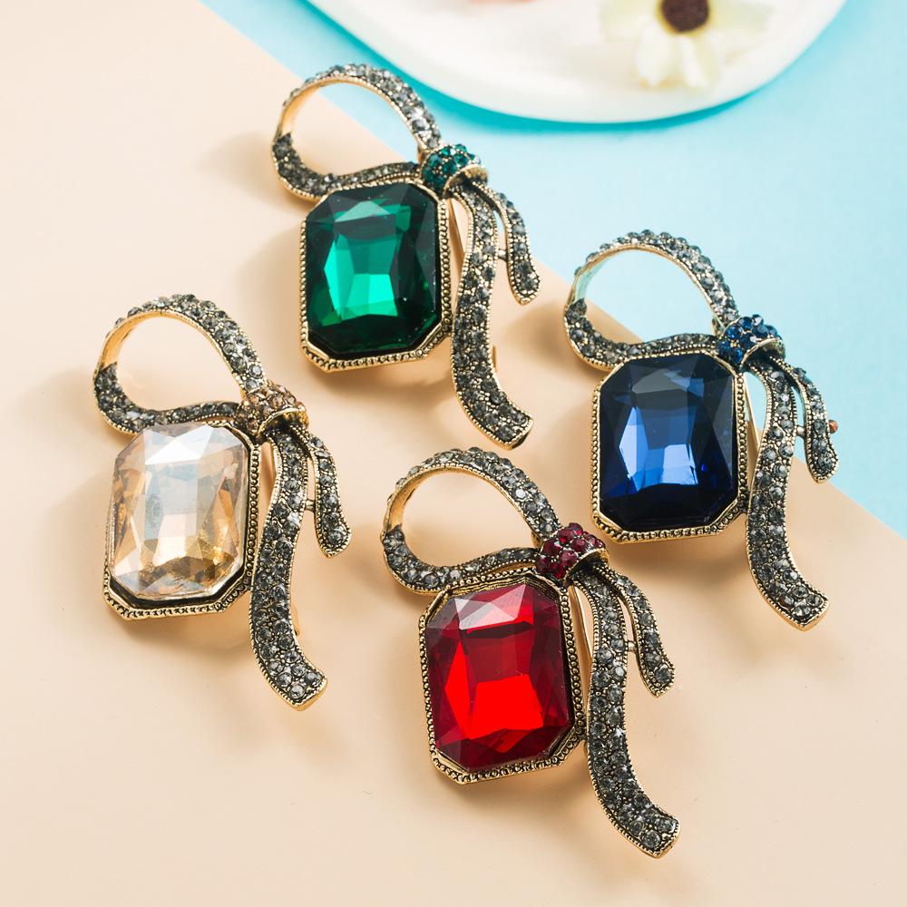 

Fashionable Crystal Bow Brooch: Trendy, Versatile Jewelry for Women кофейный