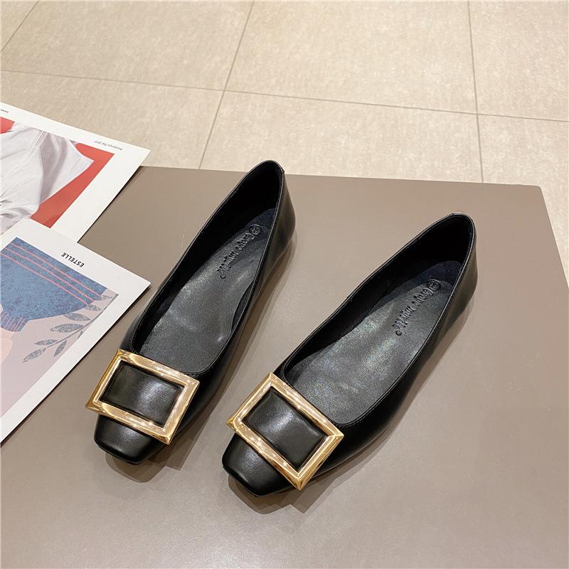 

2025 весна новая лакированная кожа rv квадратная пряжка одинарные туфли плоский каблук квадратный носок мелкий вырез женская обувь для работы 3315 35 чёрный