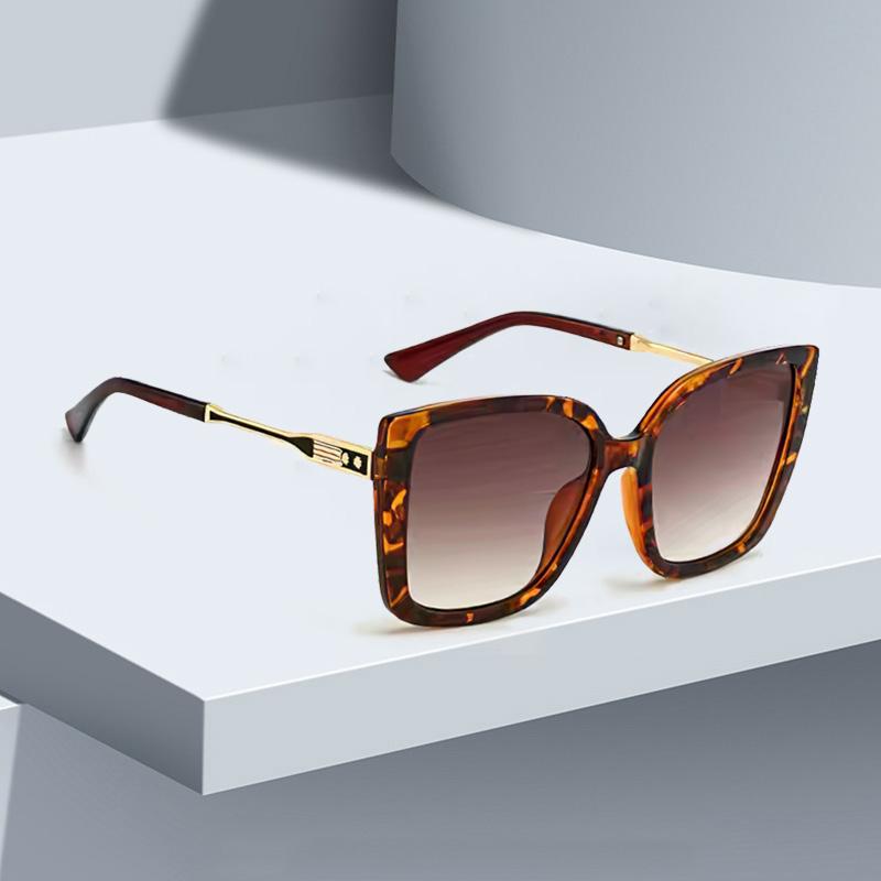 Fashionable Women Sunglasses Large Frame Gradient Color Glasses Exquisite Design for Women Stylish UV Protection Shades