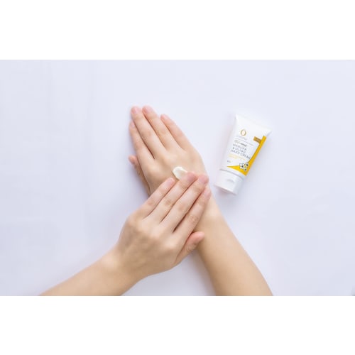 Cosana Manuka and Oligo Hand Cream, 50g X 3 Bottles, Moisturizing Hand Cream with Manuka Honey MGO400+