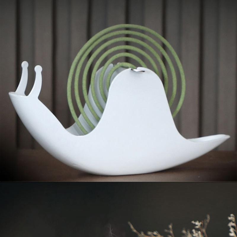 

Симпатичная улитка в форме улитки Москитная катушка Держатель благовоний Полка Ретро Железная подставка Орнамент