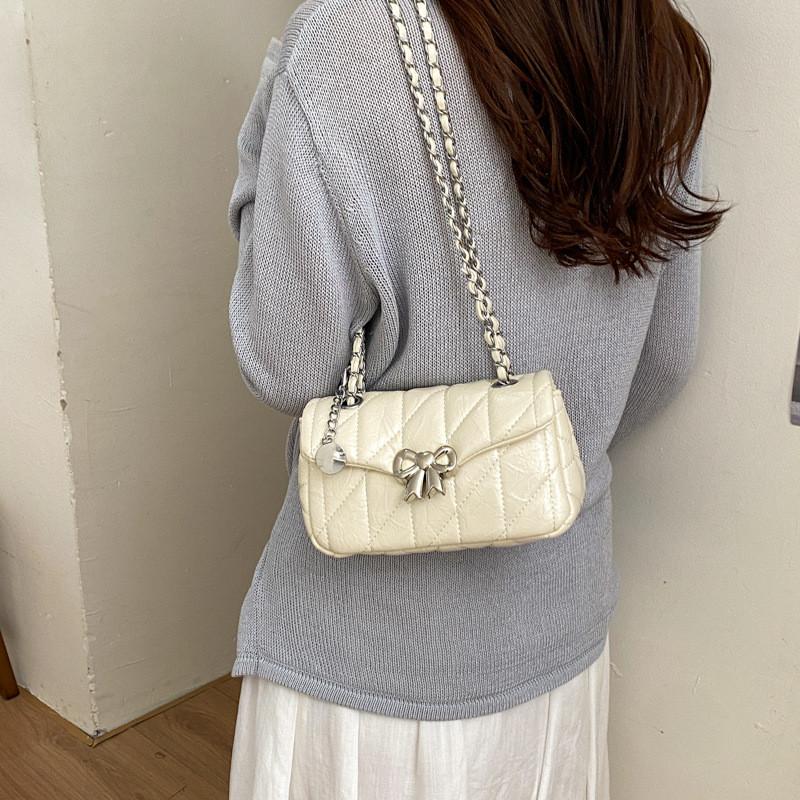 IELGY Diamond Chain Fashion Commuter Shoulder Messenger Bag