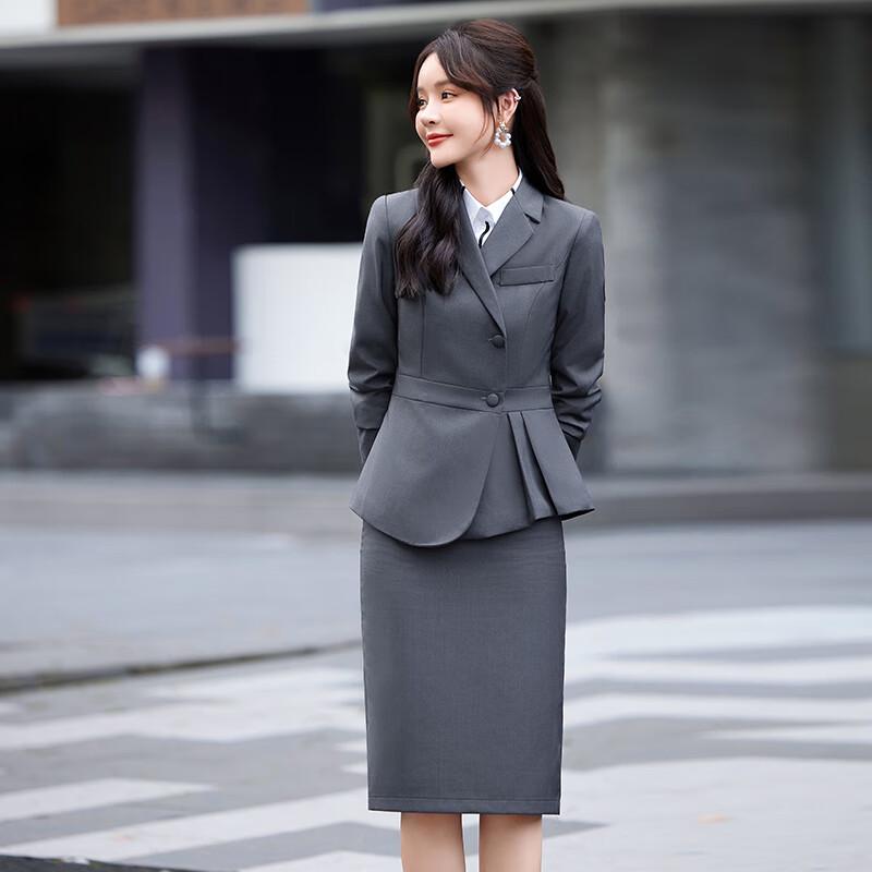 Set de costume formale profesionale pentru femei