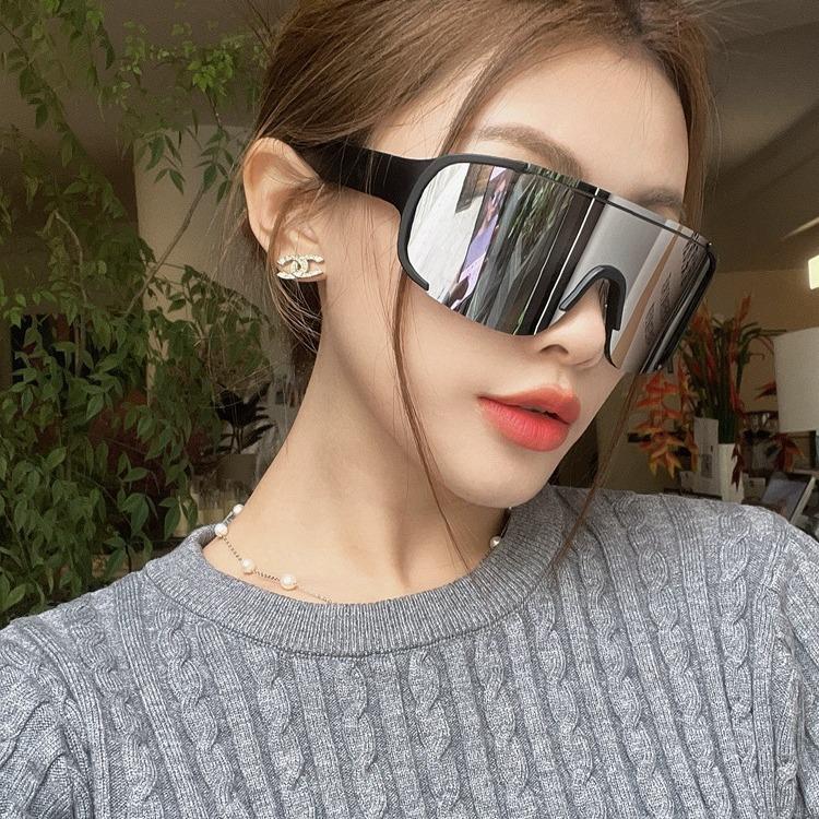 Lunettes de soleil vintage noires mates à monture surdimensionnée pour l'extérieur, l'équitation, l'alpinisme, le ski, coupe-vent, protection des yeux, lunettes de soleil amincissantes