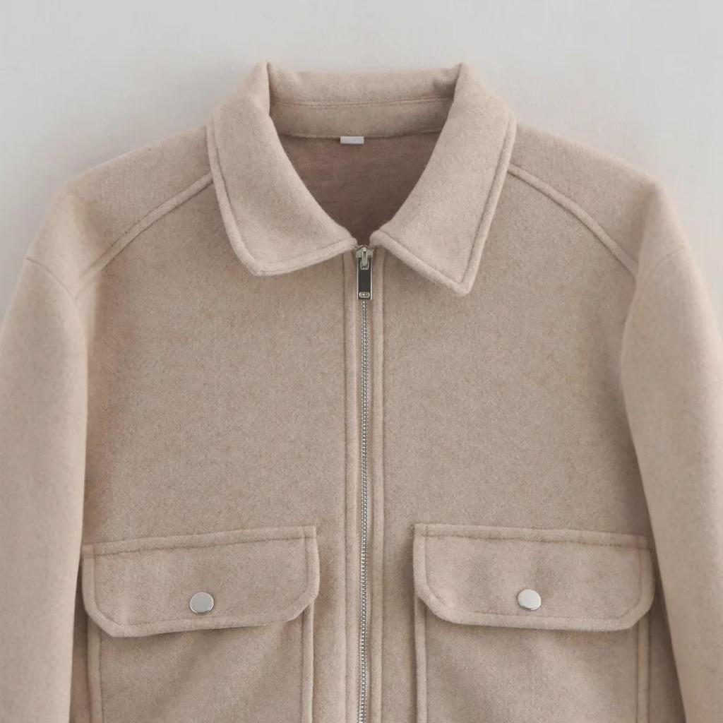 Moda damska na jesień 2024 - Wszechstronna i stylowa kurtka zapinana na zamek