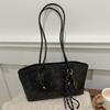 Vintage Fashionable Shoulder Bag Large Capacity Tote Bag Chic Design Black White Brown