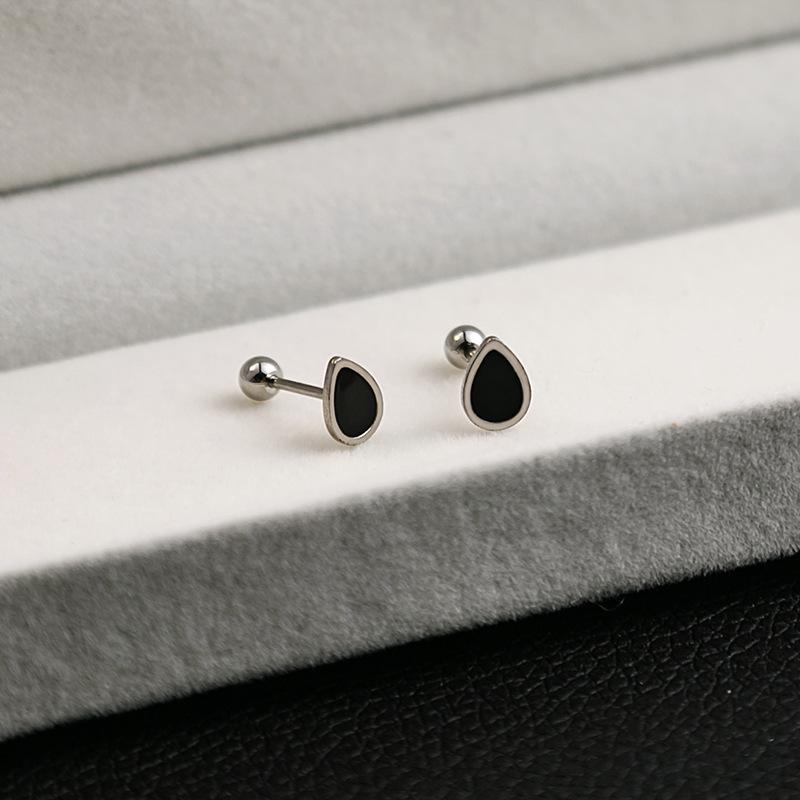Stainless Steel Geometric Black Cross Earrings: Simple, Versatile Love Heart Design with Drip Oil Finish for Women.