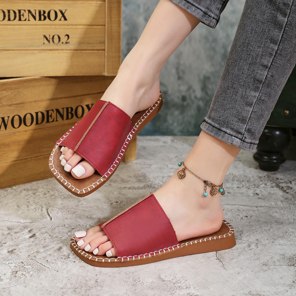 

2025 summer new European and American style one-word cool slippers flat bottom fashion foreign trade large size slippers 36 бордовий