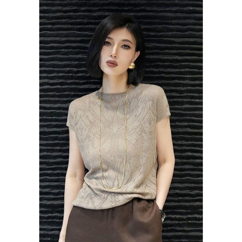 Summer New Niche Design Unique and Chic Age-reducing Coffee Color Right Shoulder Knitted Short-sleeved T-shirt Top