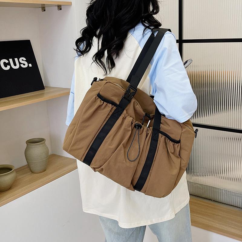 Dry and Wet Separation Sports Leisure Fitness Bag Yoga Bag Short Outing Simple Contrasting Color Portable Travel Bag