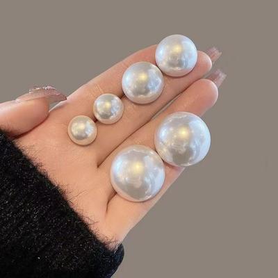 French Large Half Round Imitation Pearl Earrings for Women Minimalist Stud Earring New Light Luxury Vintage Wedding Jewelry