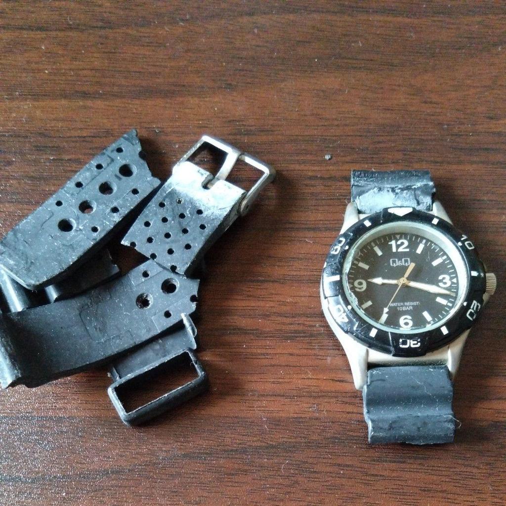 Used Q&Q WATER RESIST 10BAR Watch Black